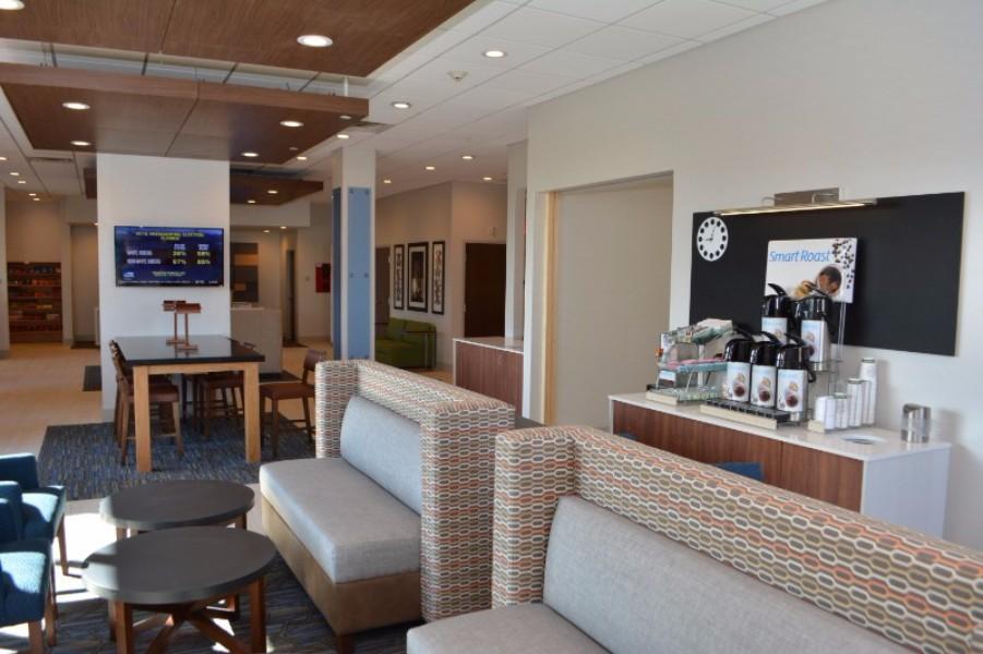 Holiday Inn Express & Suites Waterville - North By Ihg Экстерьер фото