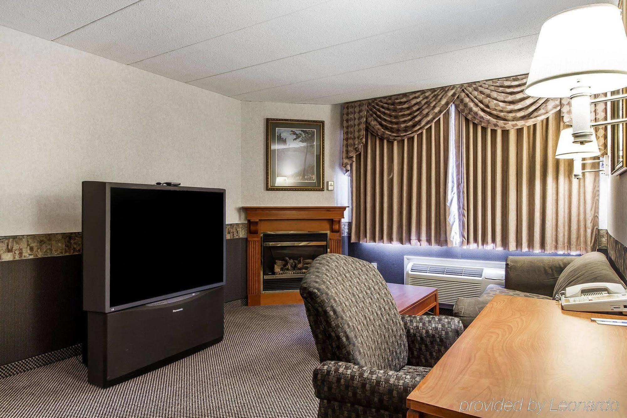 Holiday Inn Express & Suites Waterville - North By Ihg Экстерьер фото