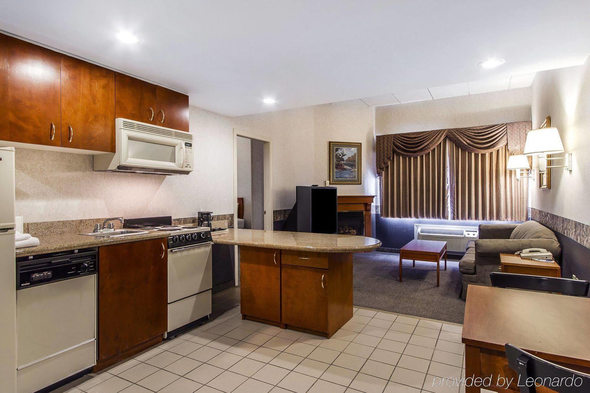 Holiday Inn Express & Suites Waterville - North By Ihg Экстерьер фото