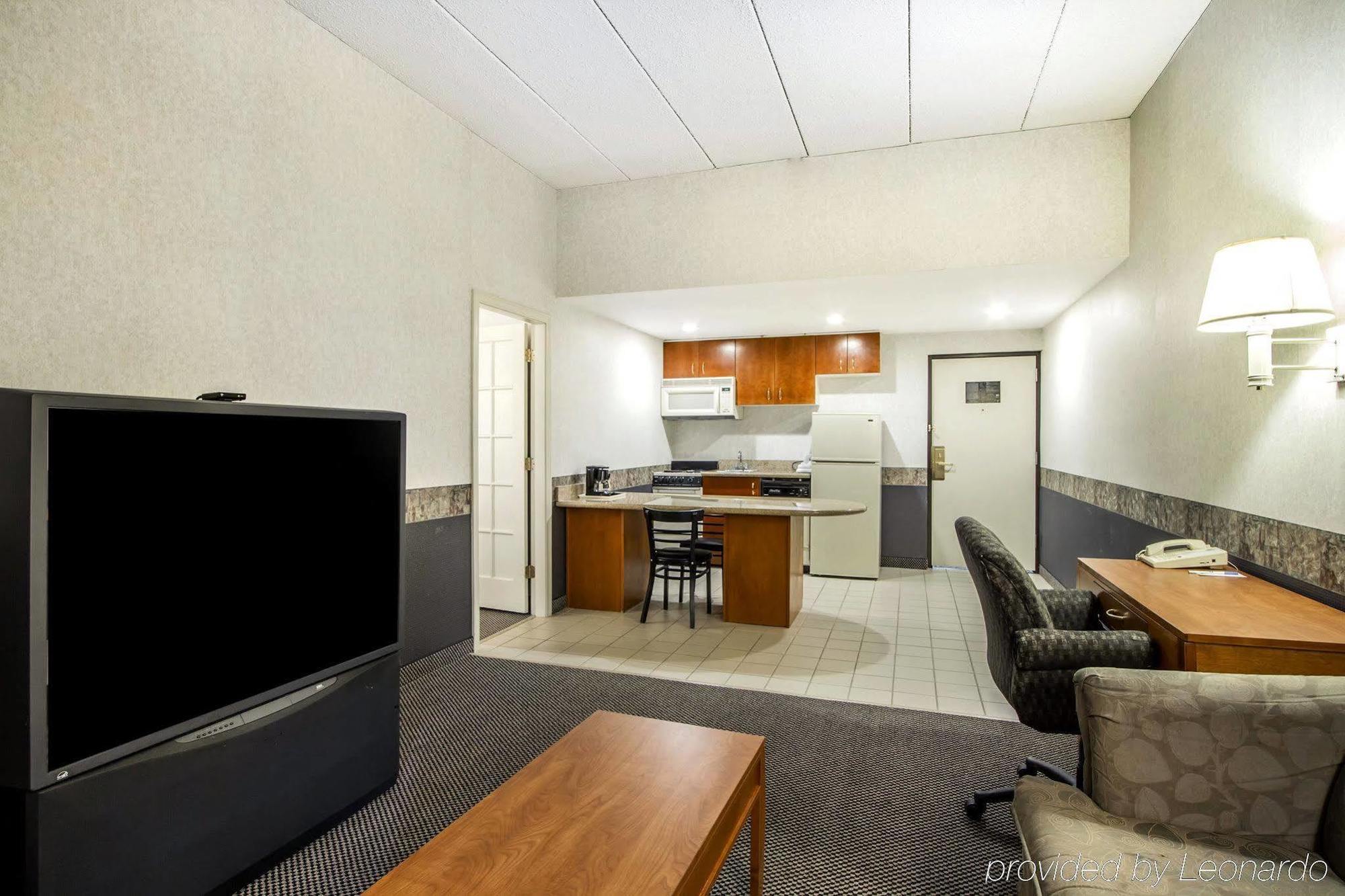 Holiday Inn Express & Suites Waterville - North By Ihg Экстерьер фото